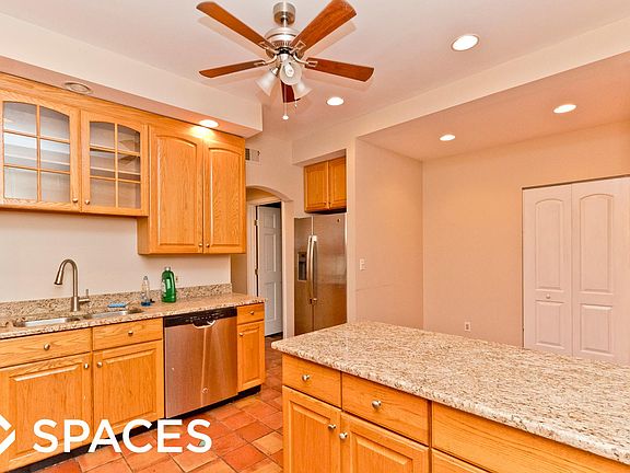 2nd image of 3741 N Kenmore Ave #Unt3