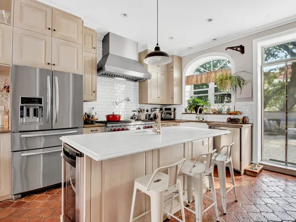 10 Carroll Street image 8 of 21