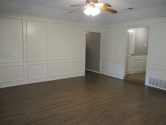 2nd image of 912 Shell Ct