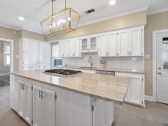 2nd image of 1525 S Eugene St