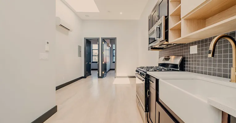 Rented by Loom Group | media 3