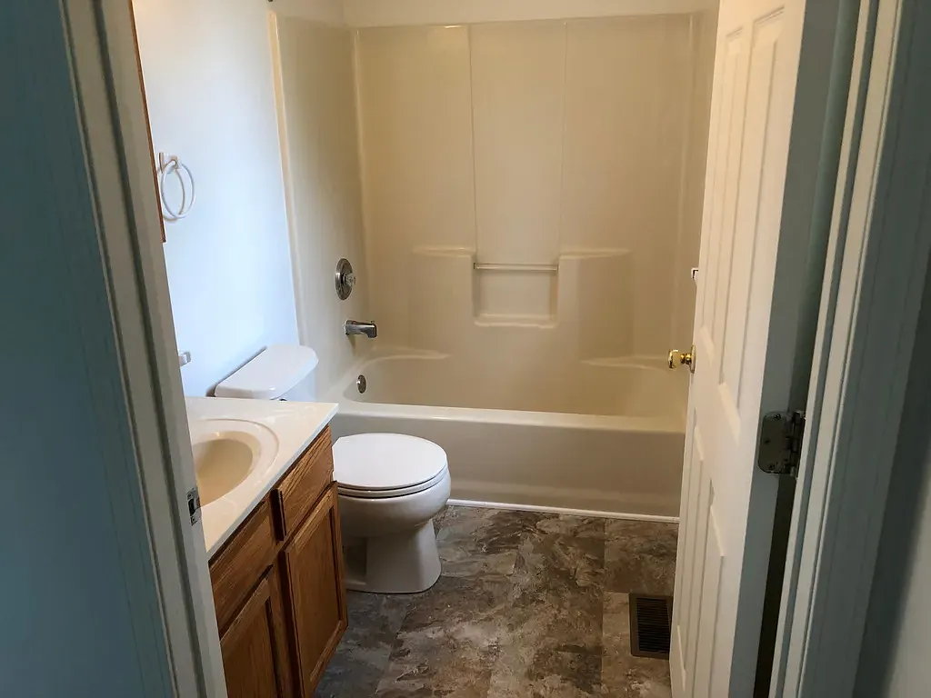 Walnut Hollow Apts — Photo 3
