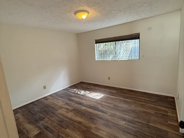 8310 Beechnut St #A — Photo 25