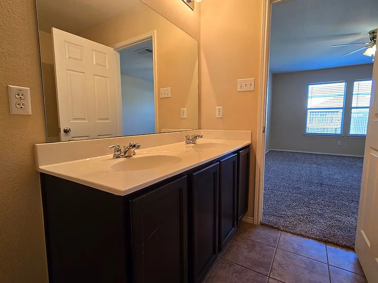 307 E Gemini Ln — Photo 22