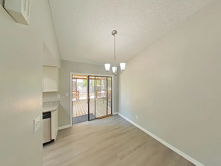 6440 NW 66th Ct — Photo 5