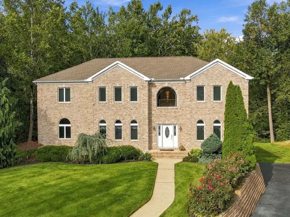 2 Nalbone Ct, Hamilton, NJ 08620