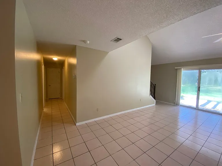 24 Neptune Dr — Photo 8