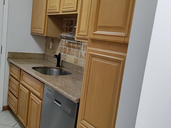 4th image of 11610 N Bayshore Dr APT 2B