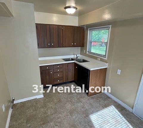 5th image of 4532 Thrush Dr