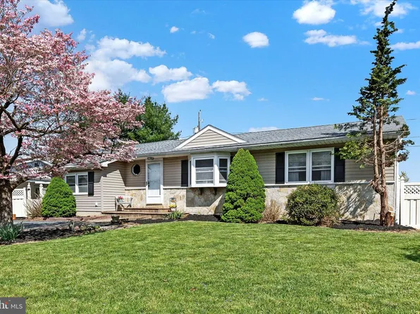 2721 Chapel Rd, Lancaster, PA 17603