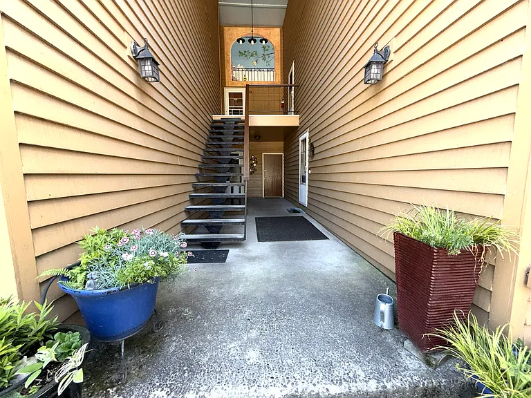 1732 SE Insley St #1732 — Photo 3