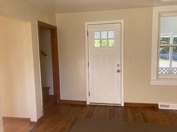 Entry to living room