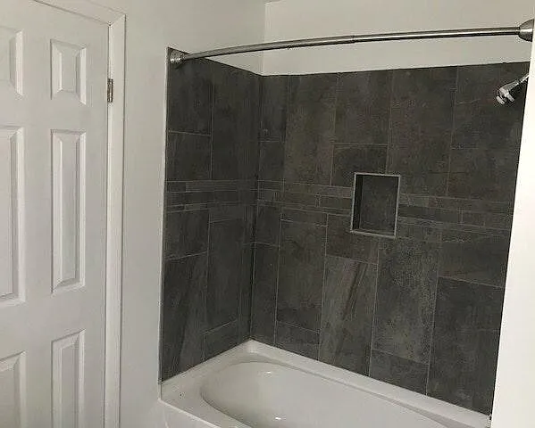 Modern tile shower/tub