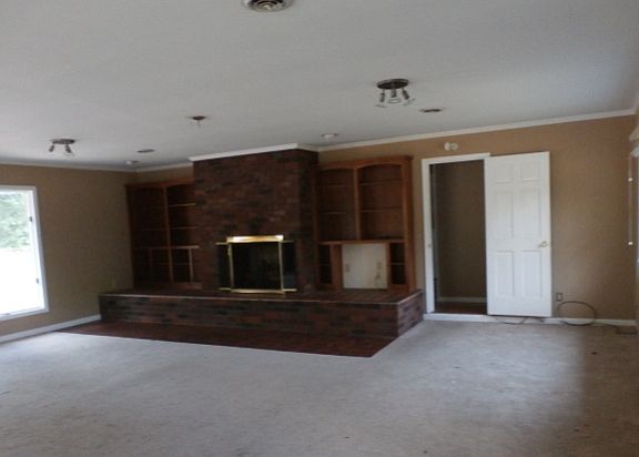 3rd image of 146 Meadowbrook Ln NW