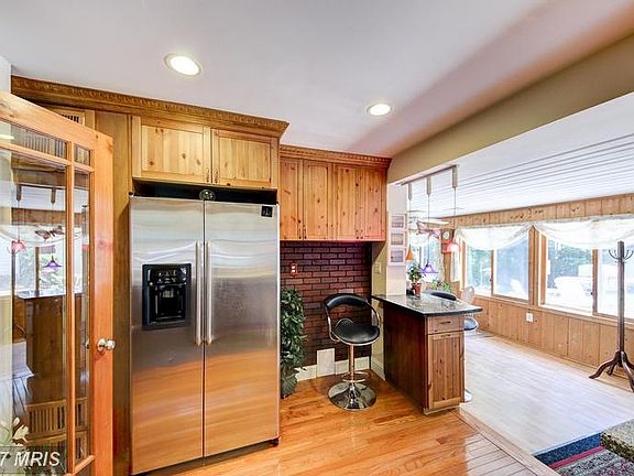 5th image of 1205 Edmonston Dr