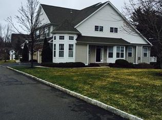 6 Goodwin Cir, Hartford, CT 06105