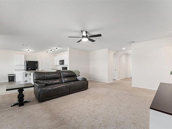5th image of 4495 NE 29th St