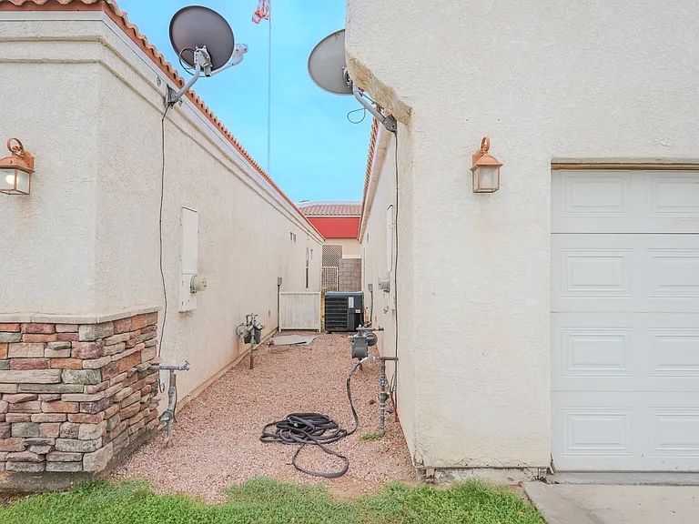 1825 E Shore Villas Dr #DRIVE44 — Photo 24