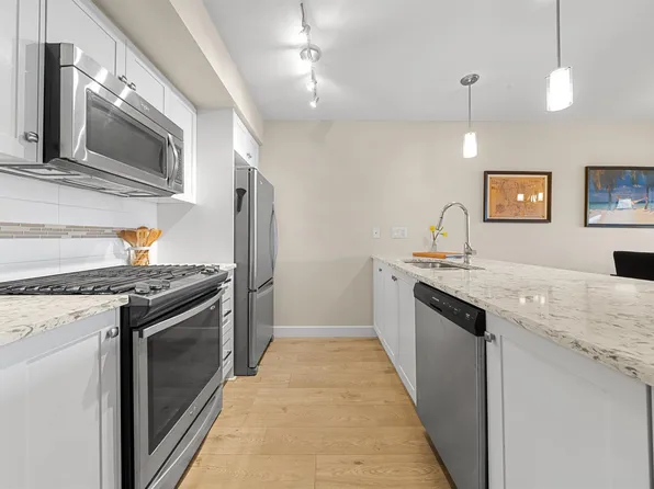 4815 55b St #208, Delta, BC V4K 3V7