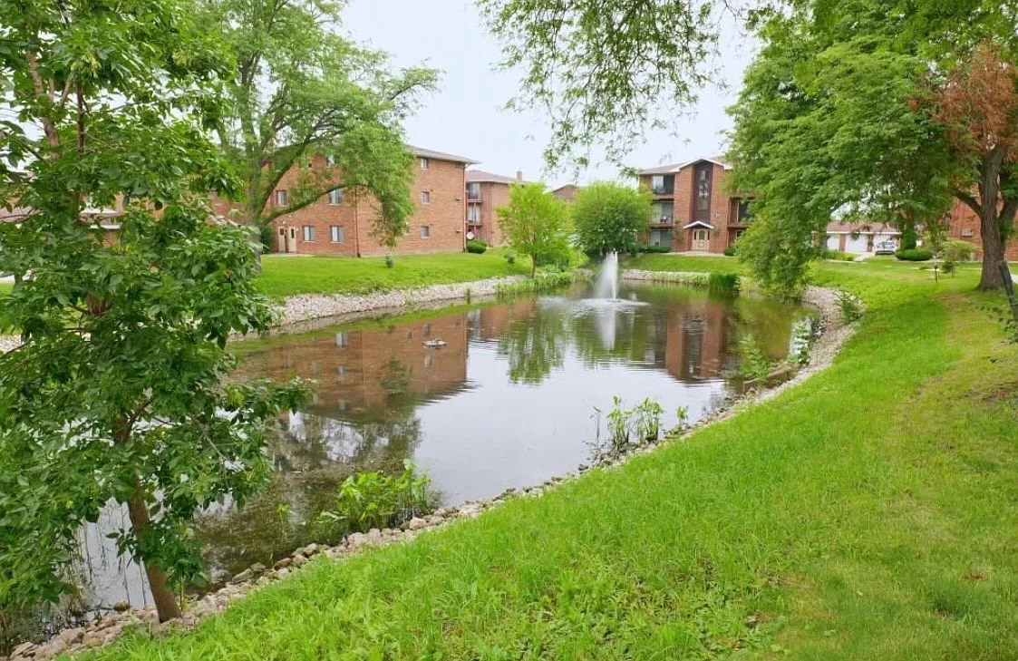 2 bed, 850 sqft, $1,650 — Photo 2