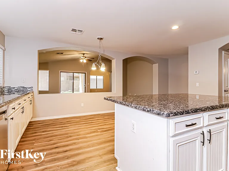 16032 N 159th Ln — Photo 7
