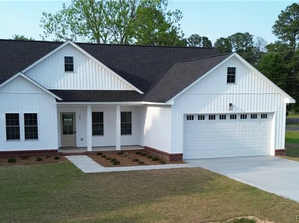 469 E Poplar St, Bladenboro, NC 28320