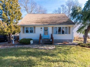 40 Pine Orchard Rd, West Warwick, RI 02893