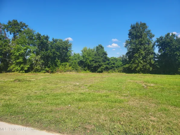 326 Back Bay Blvd, Biloxi, MS 39530