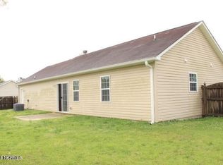 401 Shale Rd, Hubert, NC 28539