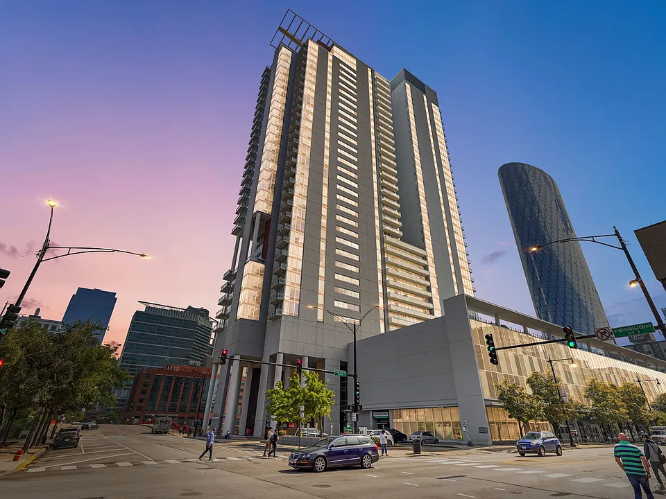 737 W Washington Blvd #1204