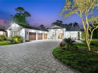 6190 Bur Oaks Ln, Naples, FL 34119