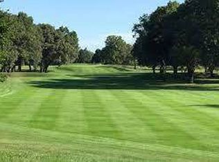 10 River Ln, Kankakee, IL 60901