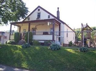 1703 Globe St, East Liverpool, OH