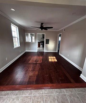 3rd image of 3737 Bruxelles St
