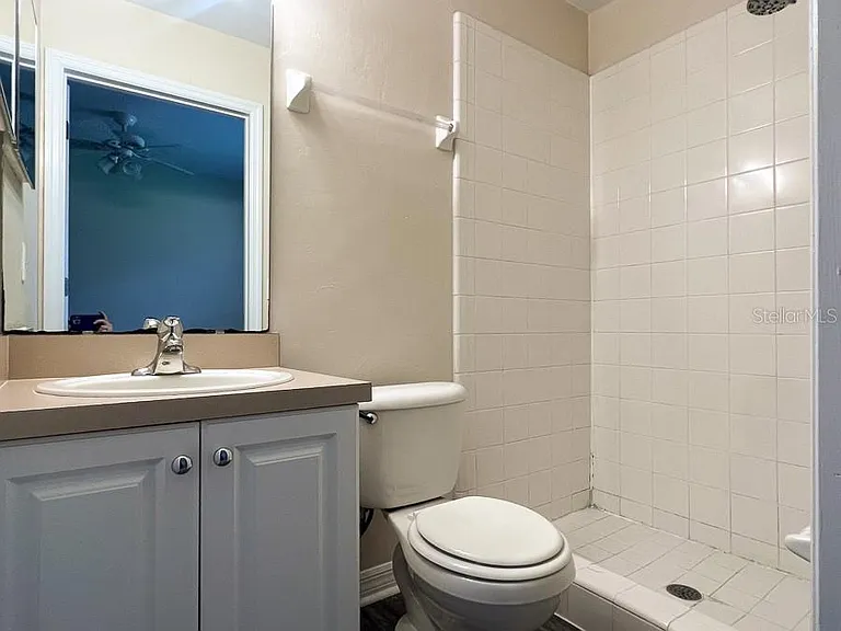 3911 SW 27th St #8 — Photo 13