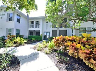 800 S Golf Dr APT 207, Naples, FL 34102