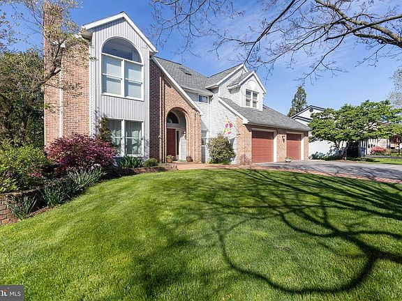 2nd image of 1077 Fiddlers Rd