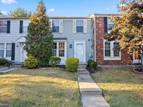 67 Dorchester Cir, Marlton, NJ 08053