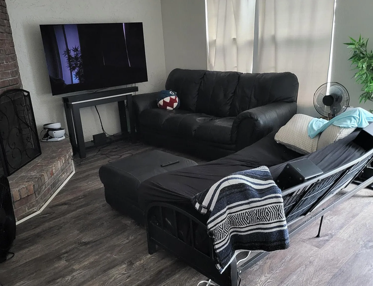 2 bed, 1.5 bath, 1420 sqft, $900 — Photo 2