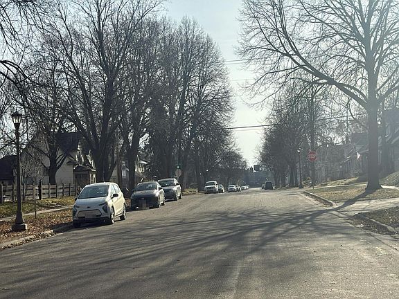 4th image of 1720 Hubbard Ave