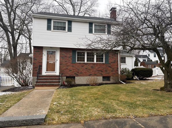 22 Farwell Ave