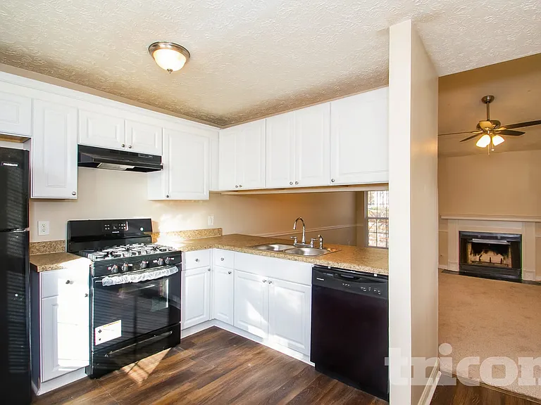 5020 Millers Gln — Photo 7