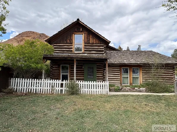 520 E Main Ave, Challis, ID 83226