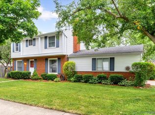 665 Langley Blvd, Clawson, MI 48017