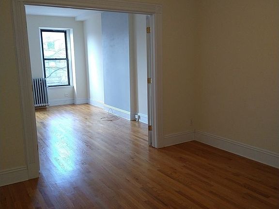 2nd image of 297 7th Ave APT 3