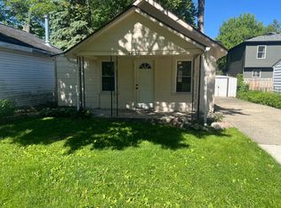 2496 Cass Lake Rd, Keego Harbor, MI 48320