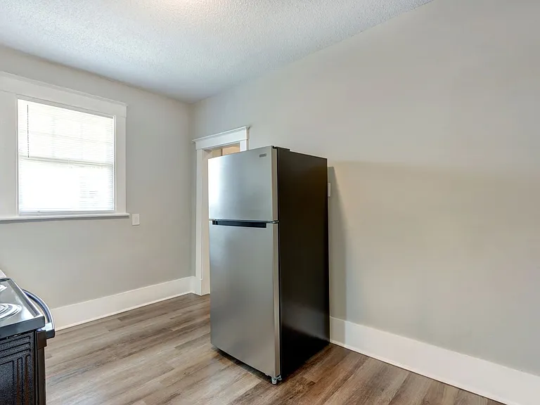 1009 East 33rd Street — Photo 15