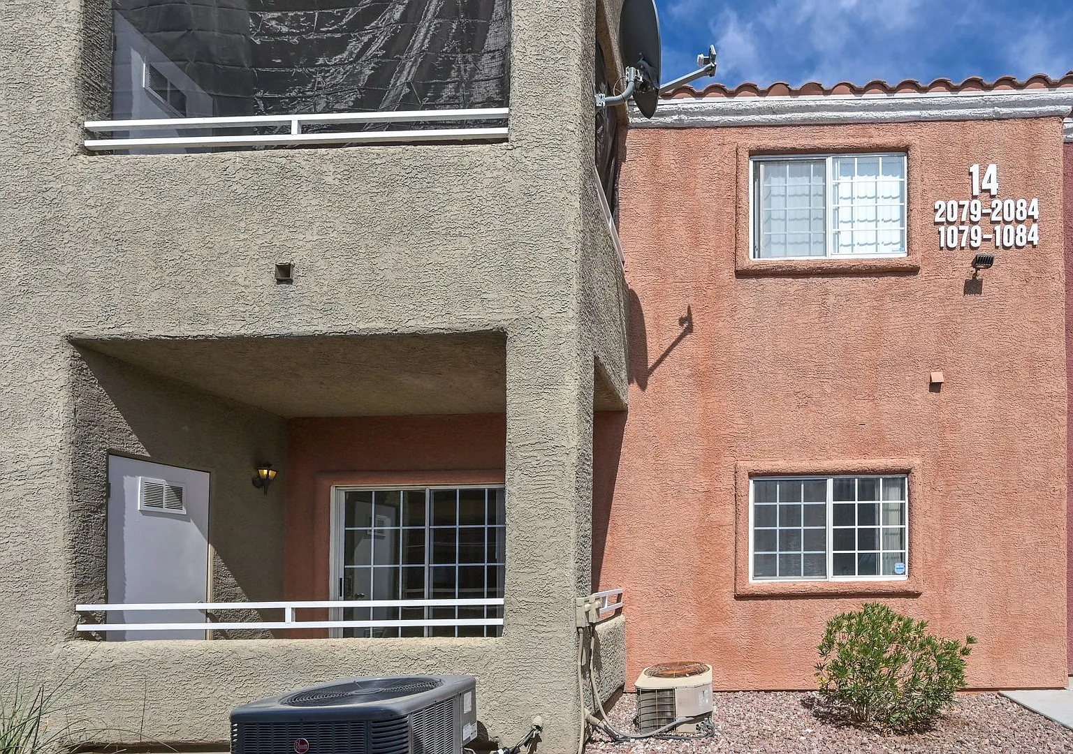 NE Near Nellis! Gated! Community Pool, Spa, Clubhouse & Park with playground!! — Photo 2