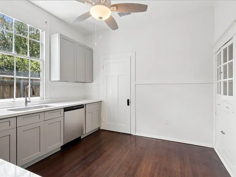 814 Gallier St — Photo 10