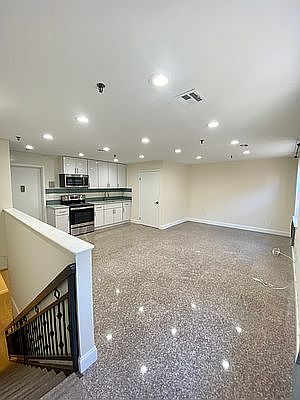 2nd image of 245 Harman St APT B2